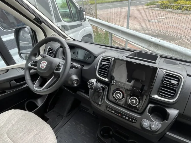 Fahrzeugbild Hymer Camper Van Ayers Rock #16