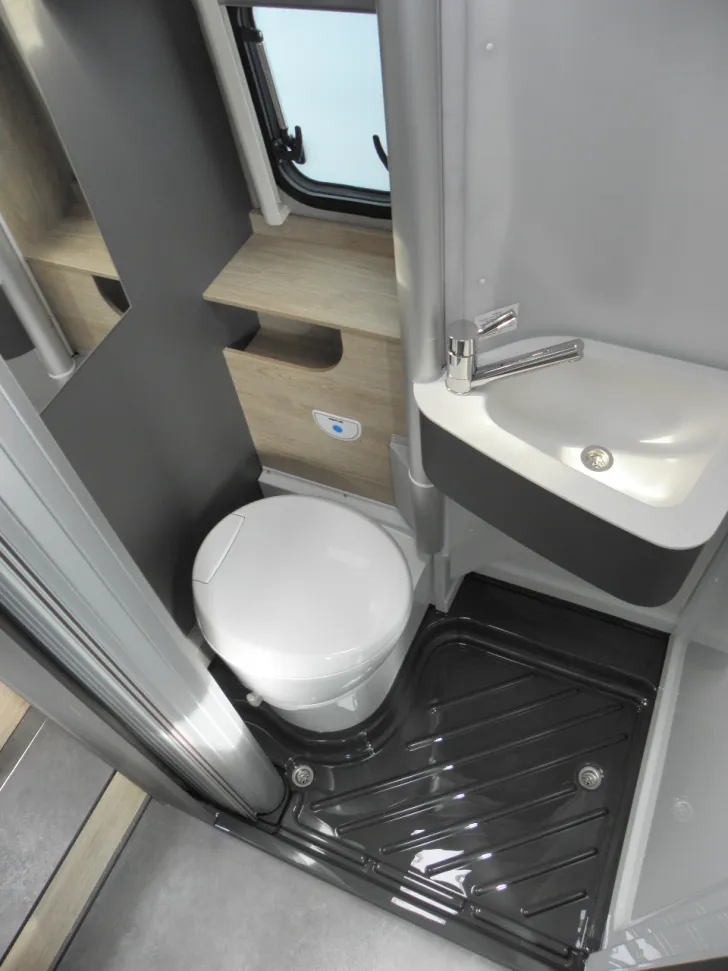 Fahrzeugbild Dethleffs Globetrail 640 ES SALE #10