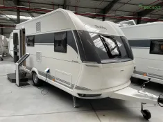Bild 1 Hobby De Luxe 490 KMF Modell 2025 / 1800kg Achse