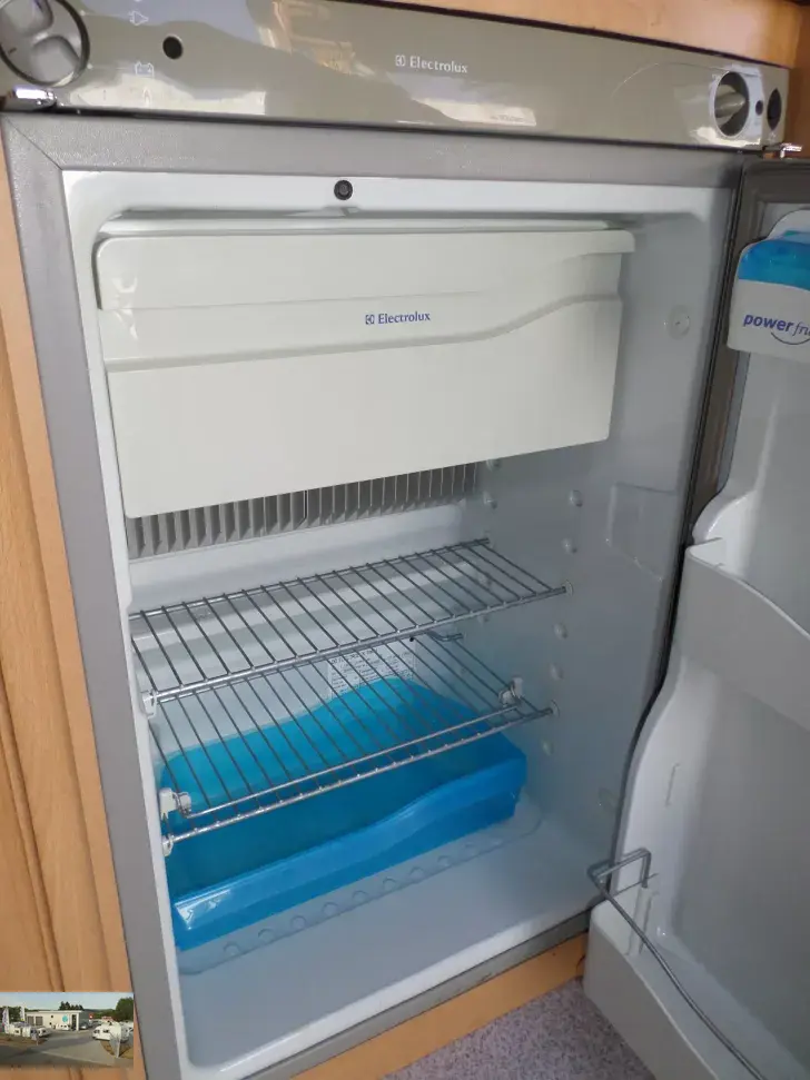 Fahrzeugbild Knaus Südwind 500 TF Nr. 93 - franz. Bett, RSG #14