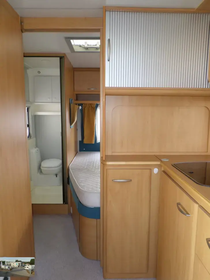 Fahrzeugbild Knaus Südwind 500 TF Nr. 93 - franz. Bett, RSG #18