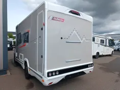 Bild 4 Challenger Teilintegriert 260 Graphite Ultimate ++ Arctic-Paket