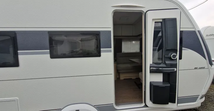 Fahrzeugbild Hobby De Luxe 460 LU #5