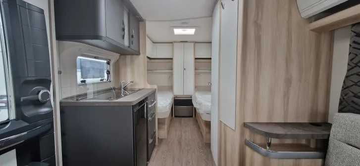 Fahrzeugbild Hobby De Luxe 460 LU #9