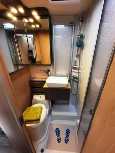 Bild 18 LMC Tourer Lift H 660 G Verfüg./Autom./Markise