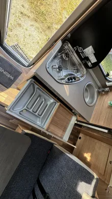 Fahrzeugbild Weinsberg CaraHome 650 DG Verfügbar 11/26 #23