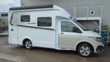 Schräg Vorne Weinsberg X-CURSION VAN 500 LT EDITION [PEPPER]