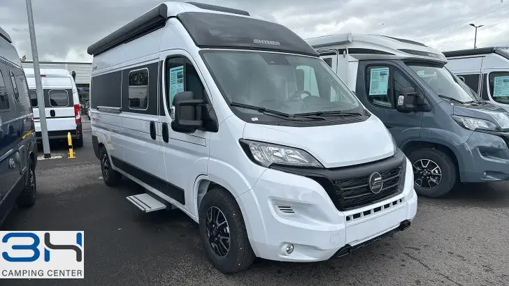 Schräg Vorne Hymer Camper Van Grand Canyon