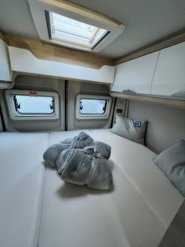 Sicht vorne-hinten Knaus BoxStar 600 Street 60 Years Aufstelldach - FIAT, ISO-Fix