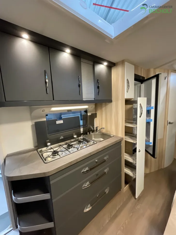 Fahrzeugbild Hobby De Luxe 545 KMF Modell 2025 / 2000 Kg Achse #8