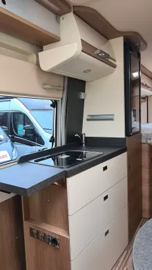 Fahrzeugbild Malibu Van Comfort 640 LE charming GT skyview *junger Gebrauchtwagen* #10