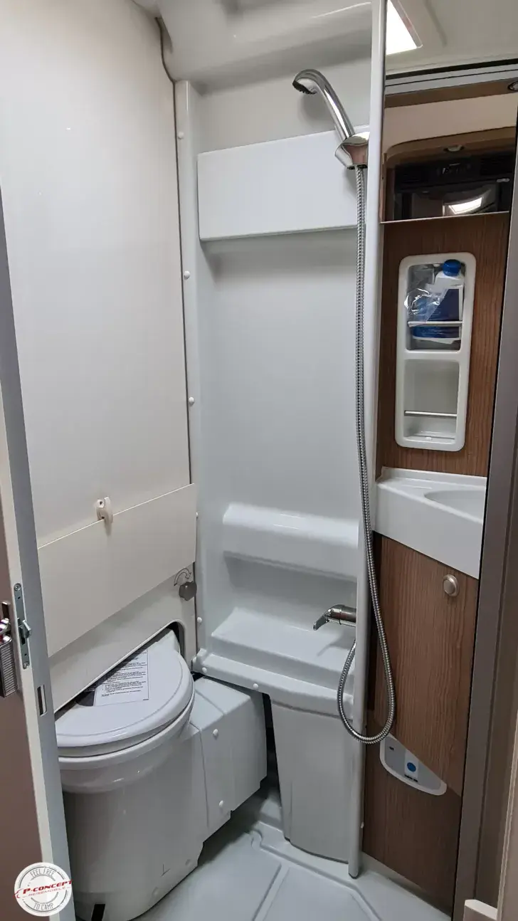 Fahrzeugbild Malibu Van Comfort 640 LE charming GT skyview *junger Gebrauchtwagen* #18