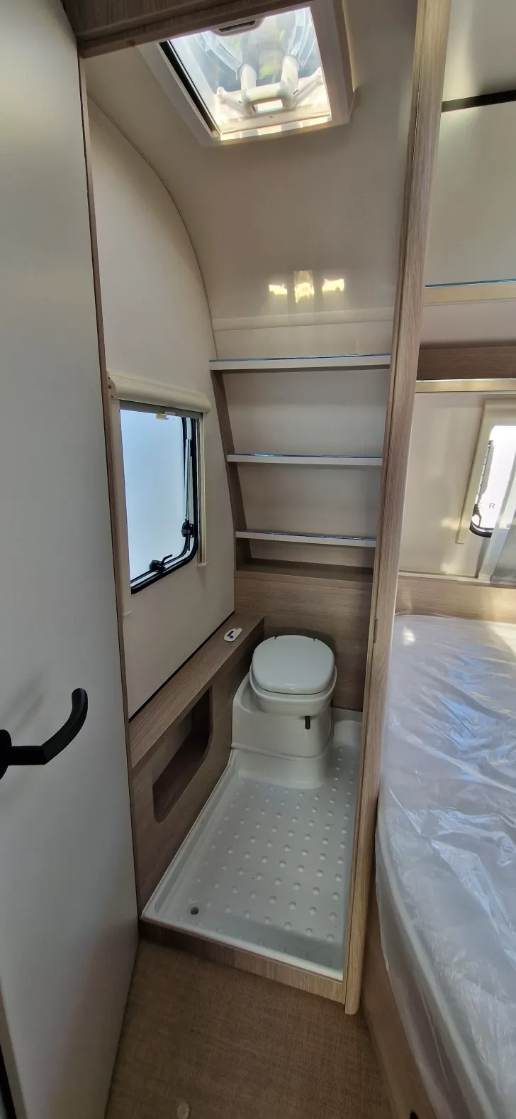 Fahrzeugbild Bürstner Premio 460 TS SkyLine - 1,7t uvm. #15