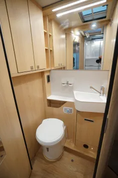Bild 8 Hymer B-MC T 690 (Autom. RFK Leder/Stoff)
