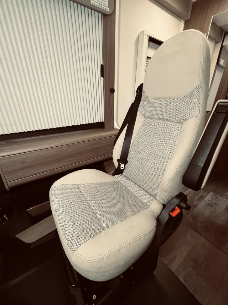 Fahrzeugbild Carado I 338 #7