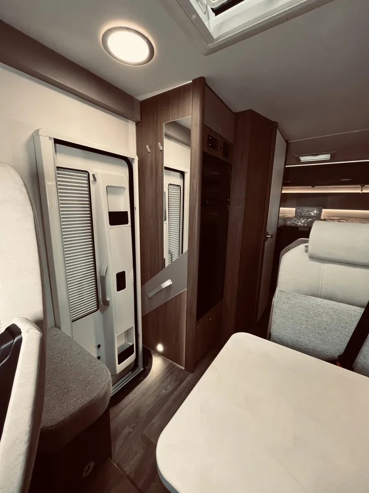 Fahrzeugbild Carado I 338 #8