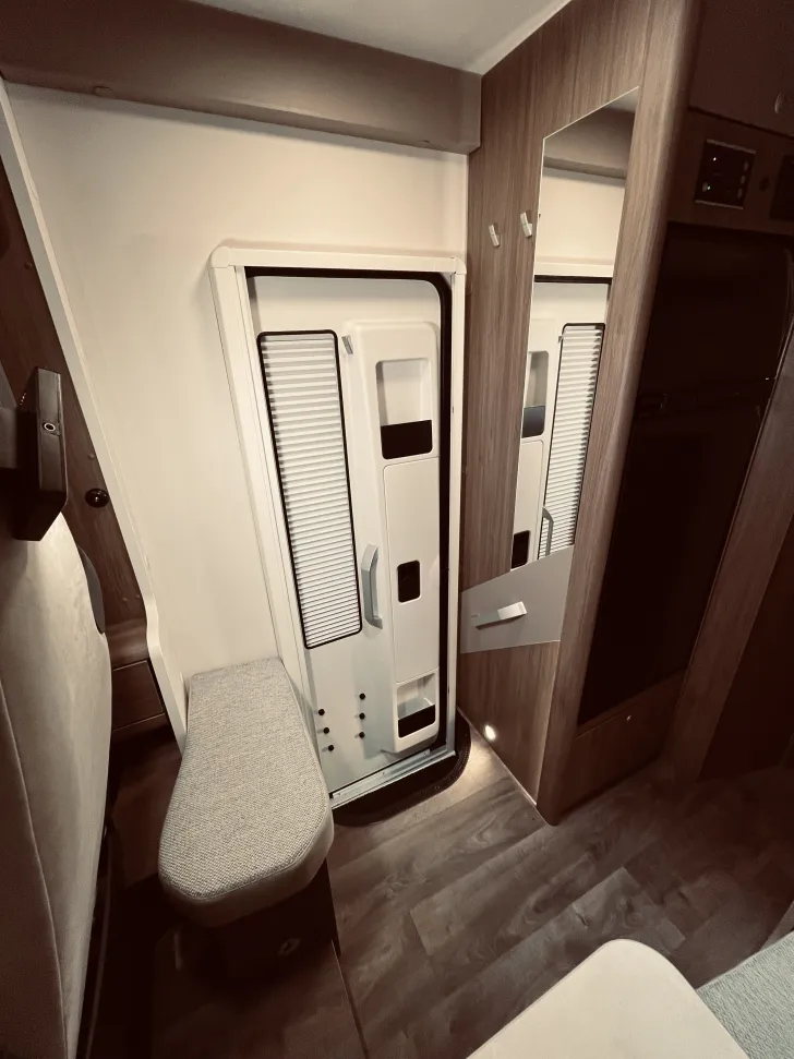 Fahrzeugbild Carado I 338 #10