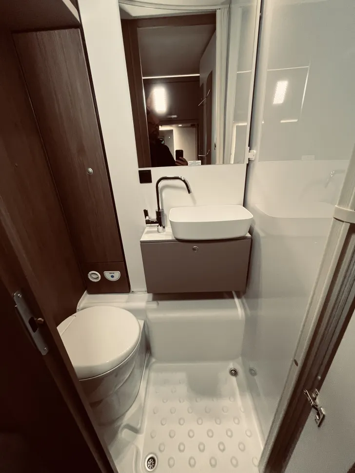 Fahrzeugbild Carado I 338 #19