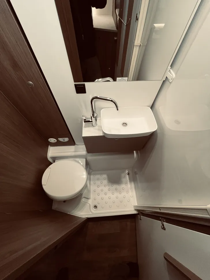 Fahrzeugbild Carado I 338 #20