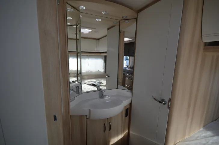 Fahrzeugbild Hobby De Luxe 540 KMFe #12