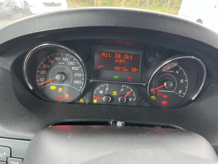 Fahrzeugbild Sunlight A 68 Citroen 2,2 HDI 140PS* #7