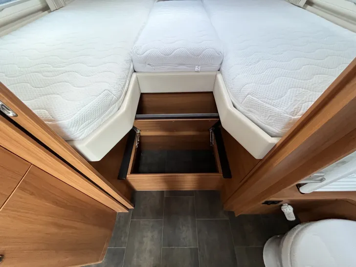 Fahrzeugbild Concorde Charisma 850 L #24