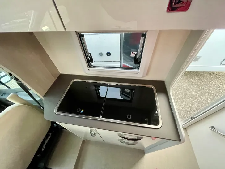 Fahrzeugbild Bürstner Lineo T 700 #5