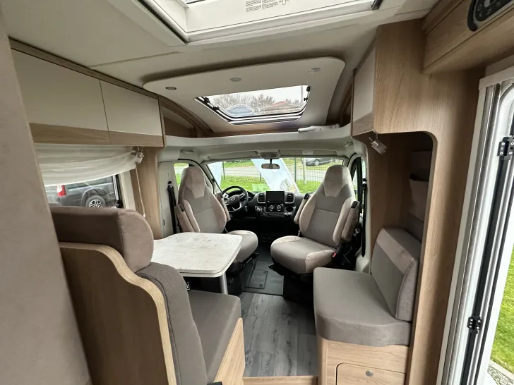 Fahrzeugbild LMC Cruiser V 646 G #11