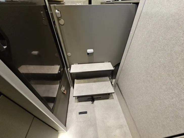 Fahrzeugbild Hymer Camper Van Grand Canyon S CrossOver AHK*Solar*Inverter*Leder* #31