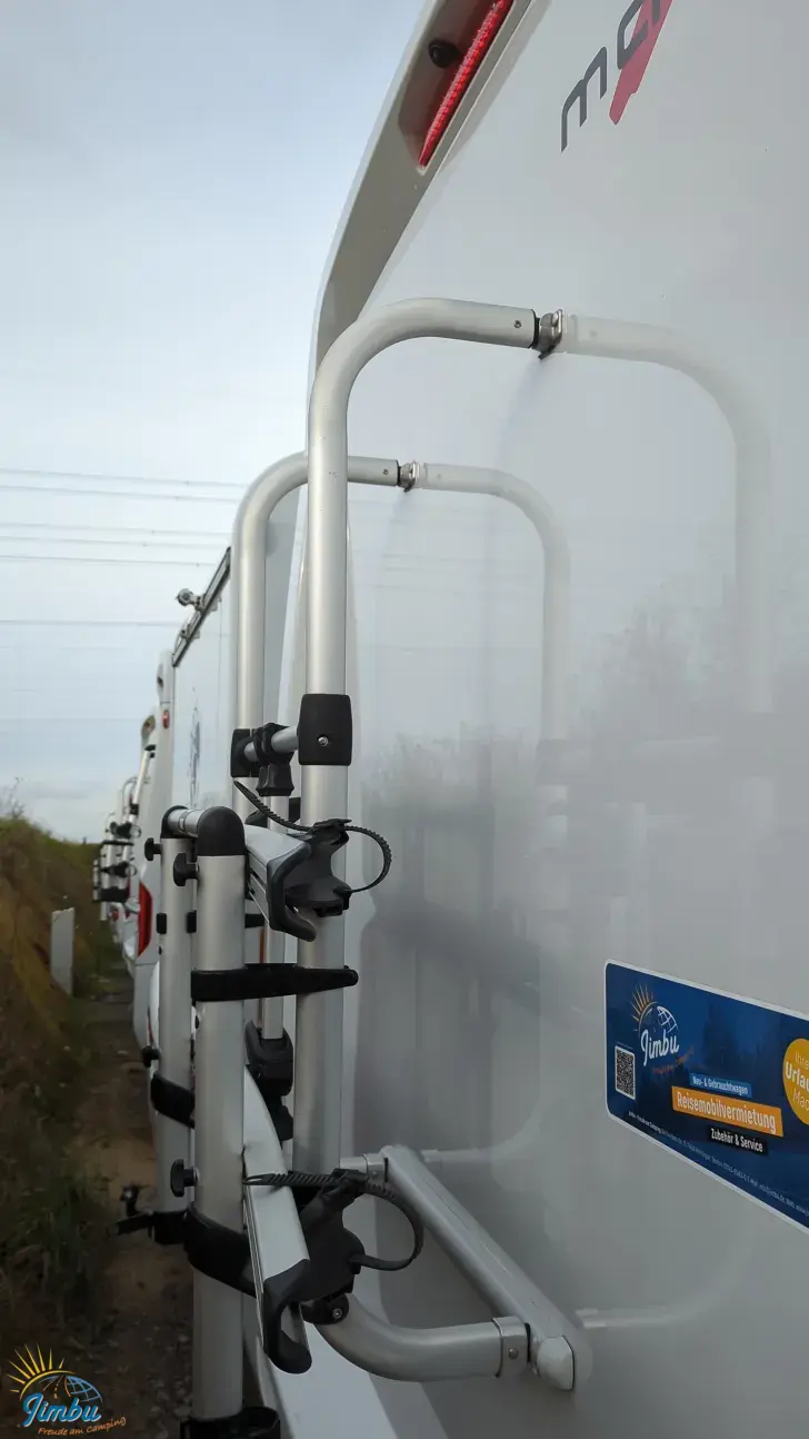 Schräg Vorne Malibu I 430 LE