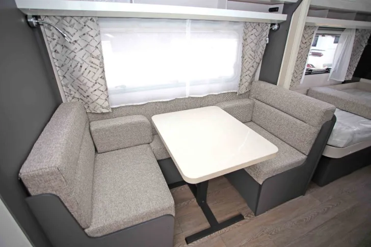 Fahrzeugbild Hobby Excellent 460 SL #7