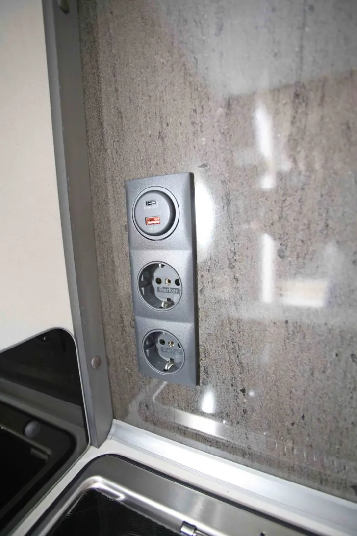 Fahrzeugbild Hobby Excellent 460 SL #15