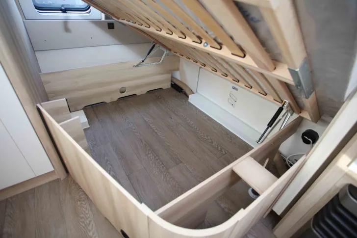 Fahrzeugbild Hobby De Luxe 460 UFe #5