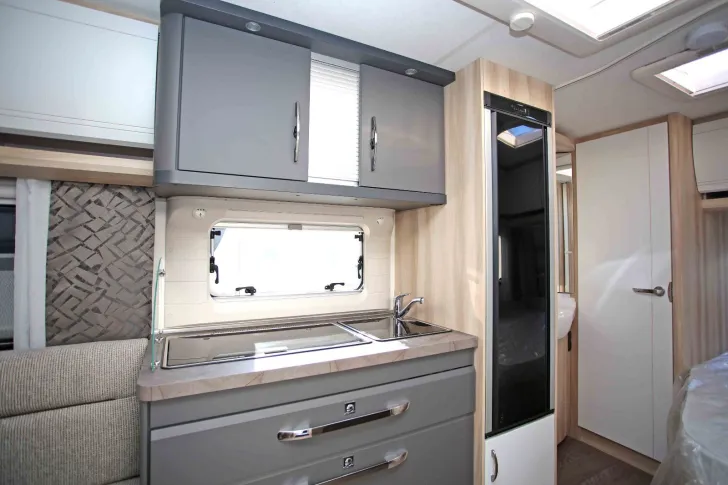 Fahrzeugbild Hobby De Luxe 460 UFe #7