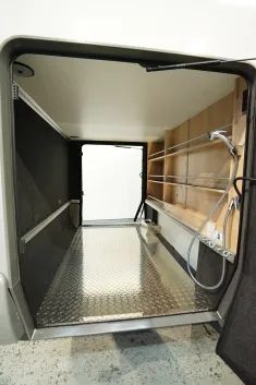 Bild 7 Hymer B-MC I 600 Blackline (Autom. Solar RFK Leder)