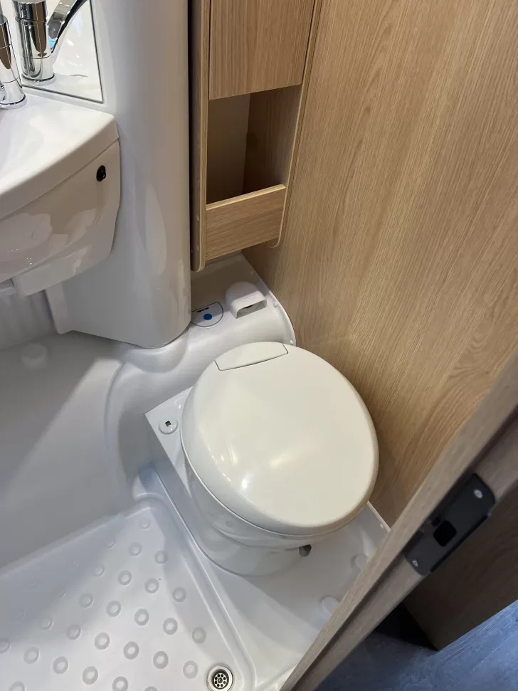 Fahrzeugbild Sunlight V 66 Paket One mit Markise* #20