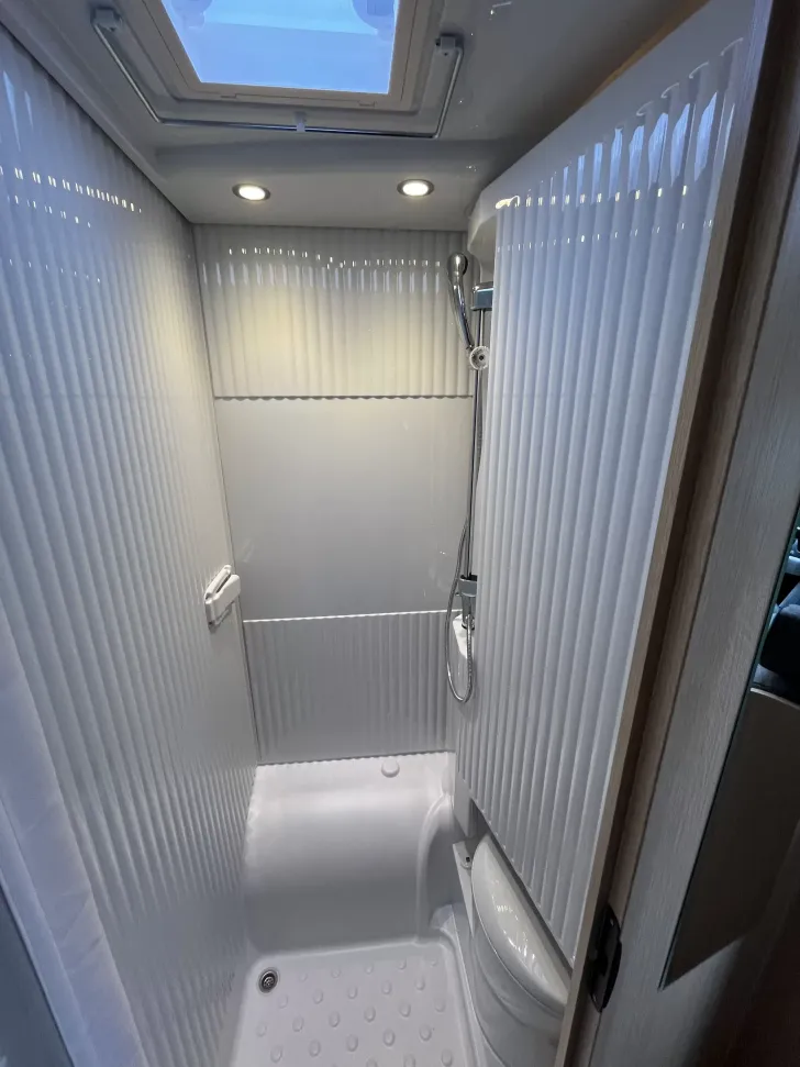 Fahrzeugbild Sunlight V 66 Paket One mit Markise* #21