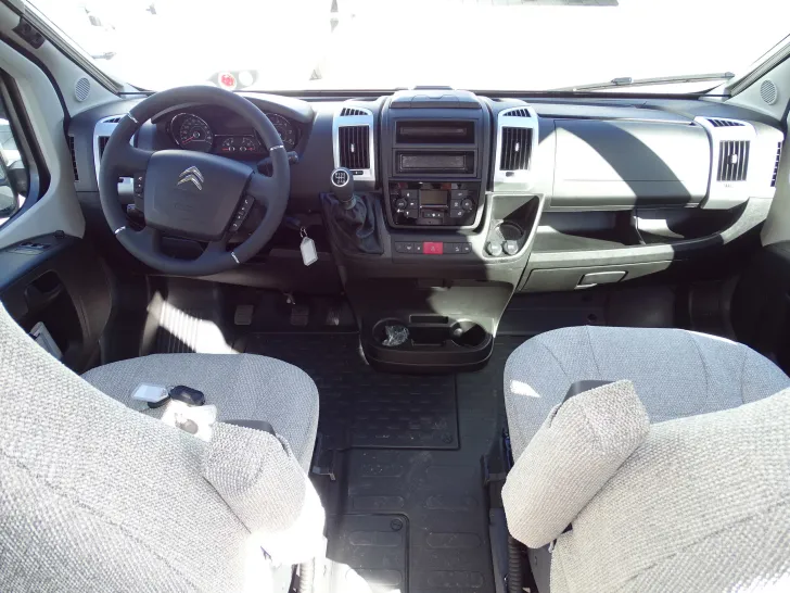 Fahrzeugbild Pössl D-LINE TRENTA 600 #6