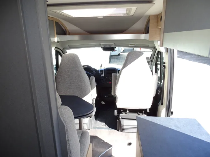 Fahrzeugbild Pössl D-LINE TRENTA 600 #12