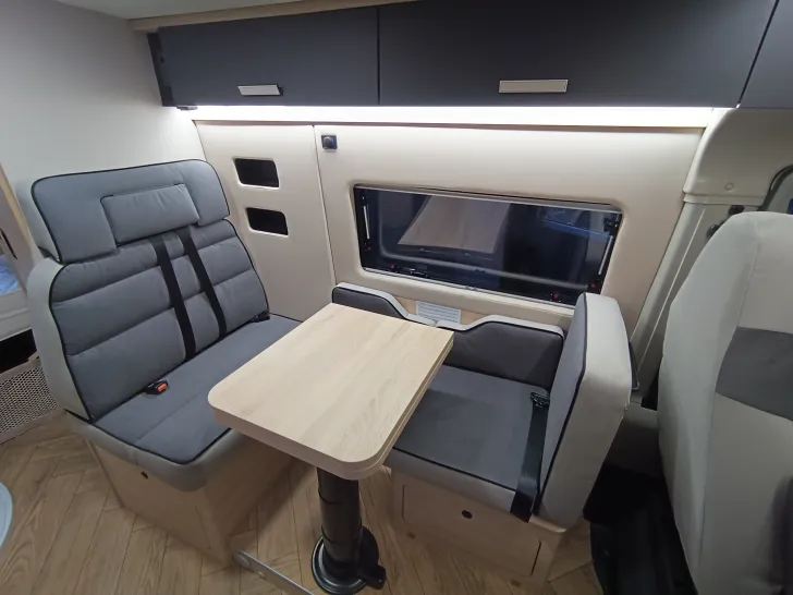 Fahrzeugbild Challenger Van F&S Edition #6