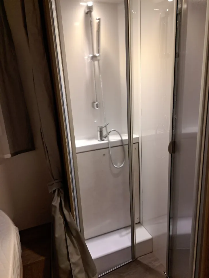 Fahrzeugbild Carado Edition24 T Ford 449 155 PS Hubbett #17