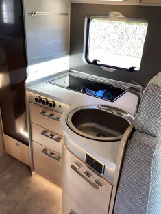 Bild 13 Hymer B-Klasse MC T BlackLine 600