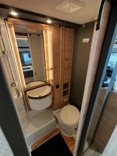 Bild 12 Dethleffs Globebus Camp T 4 *Dieselheizung* 4 Sitzplätze*