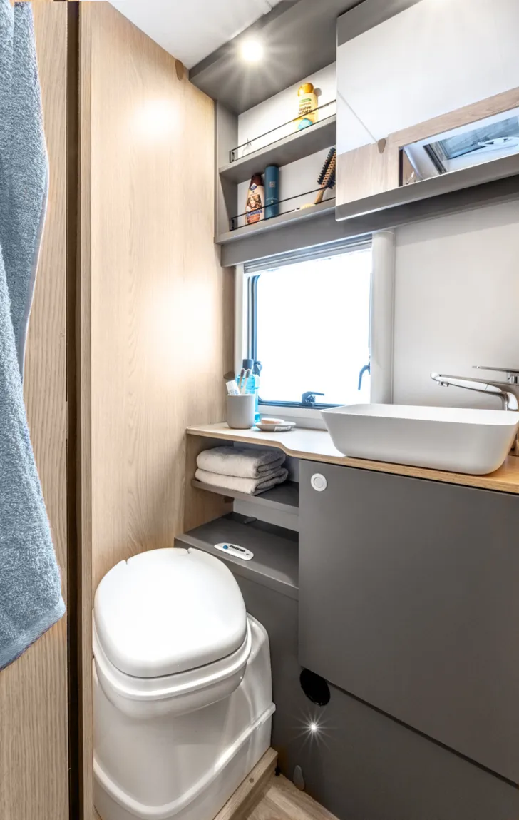 Fahrzeugbild LMC Tourer Lift H 730 G AHK, RF, SAT, Dachklima #15