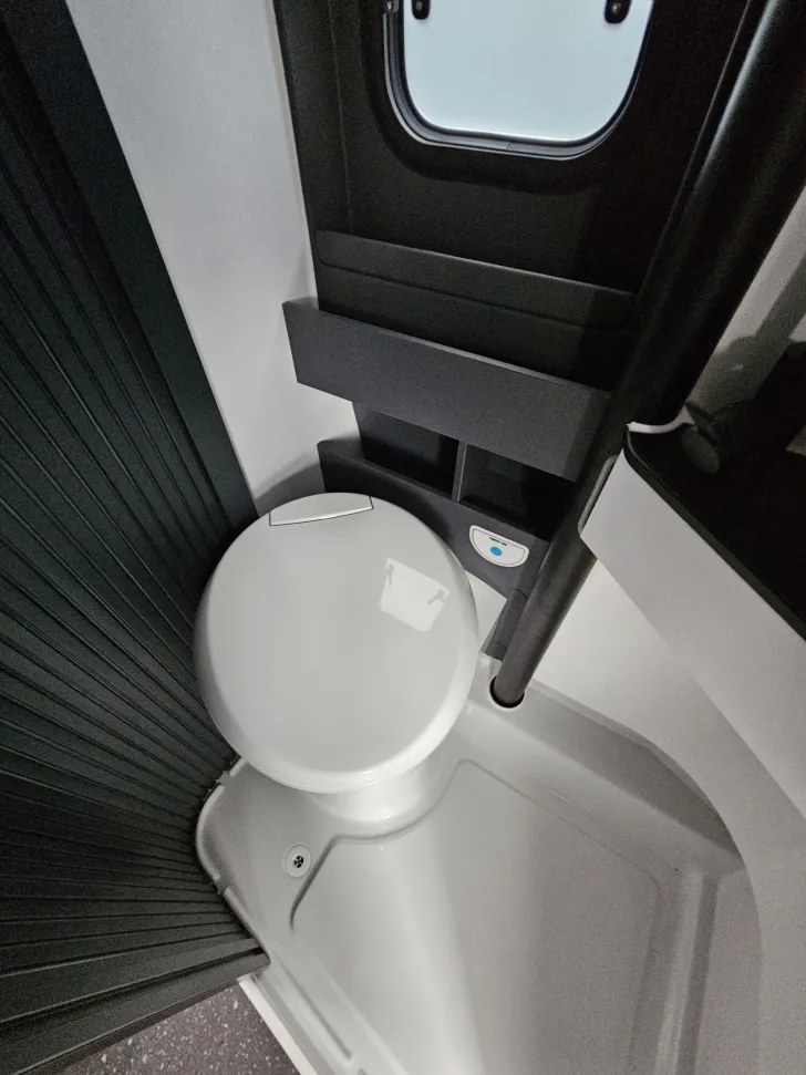 Fahrzeugbild Adria Twin Edition 640 SLB LEDSW|NAVI|RFK|Solar|200Ah #11