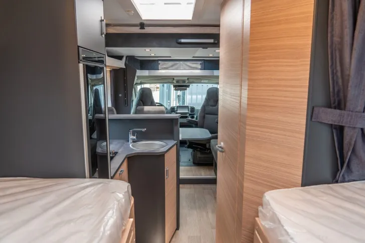 Fahrzeugbild Hobby Optima De Luxe T75 HGE *Einzelbetten*Navi*180PS #11