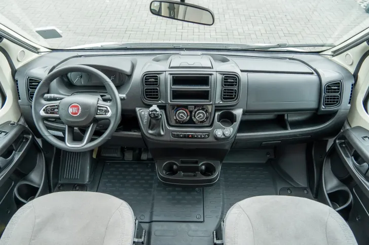 Fahrzeugbild LMC Tourer Lift H 730 G *Einzelbetten*Hubbett*Autom. #8