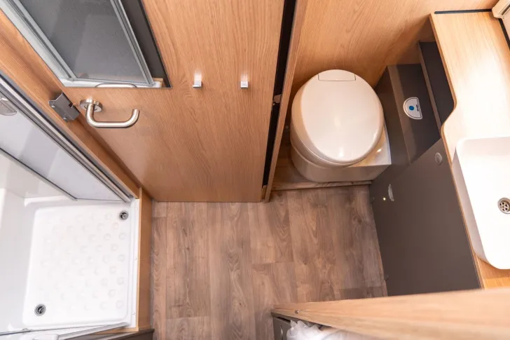 Fahrzeugbild LMC Tourer Lift H 730 G *Einzelbetten*Hubbett*Autom. #17