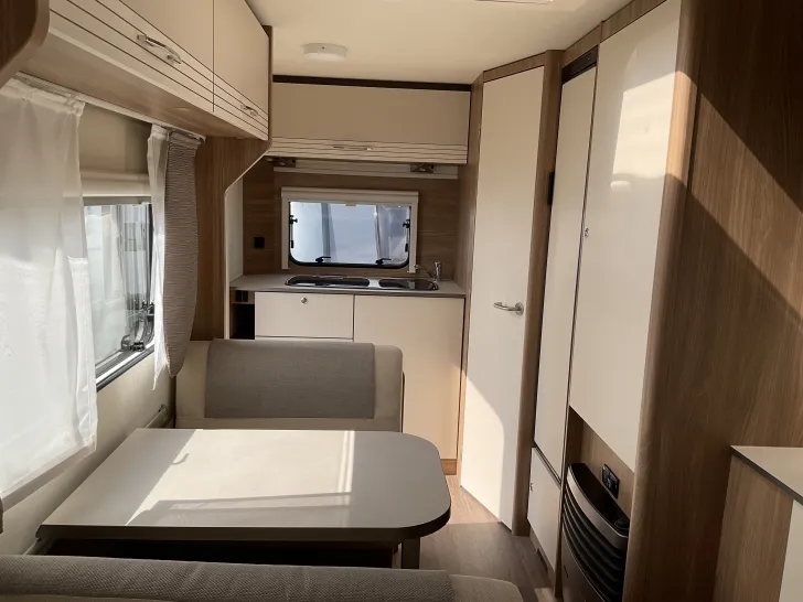 Fahrzeugbild Bürstner Premio Life 425 TS #5