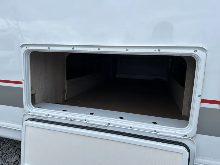 Fahrzeugbild Bürstner Premio Limited 490 TS 1700 kg | Glattblech|App #8